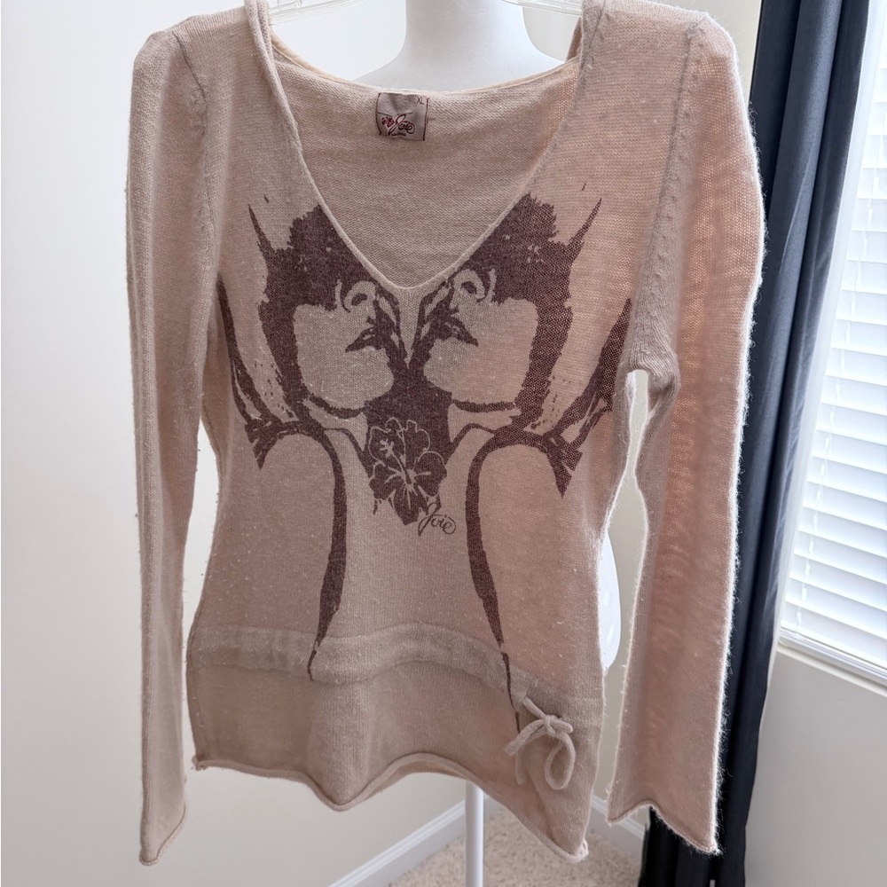 Joie cashmere sweater. Beige Long Sleeve Top with Beautiful Design - Picture 5 of 7
